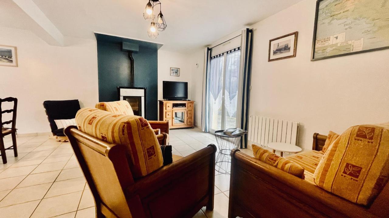 Maison Spacieuse A Deux Pas De La Plage Roscanvel Buitenkant foto